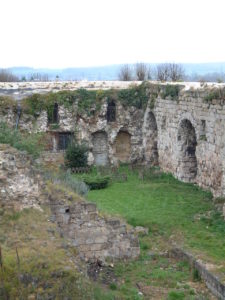 Enceinte du château de Beaumont sur Oise