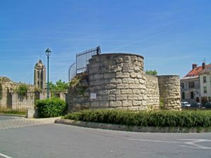 Tour du château de Beaumont sur Oise
