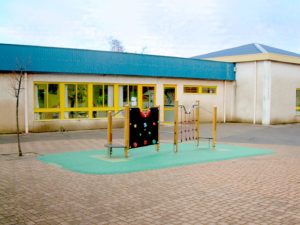 École de la Fontaine Bleue, cour de récréation