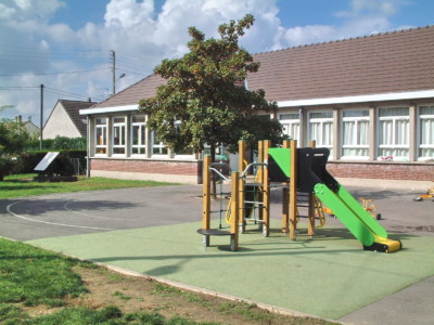 École Jean-Zay, cour de récréation