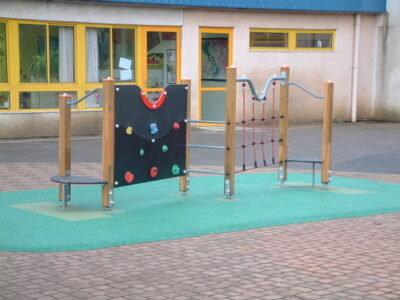 École de la Fontaine Bleue, aire de jeux École de la Fontaine Bleue, aire de jeux